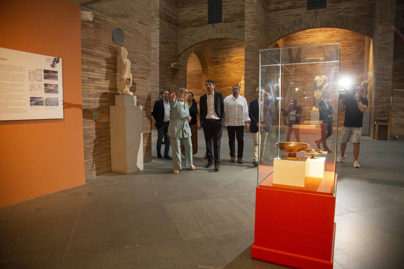 Así ha sido la visita del ministro de Cultura, Ernest Urtasun, al Museo Romano de Mérida
