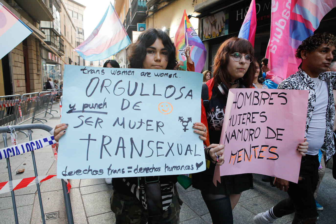 Así ha sido la marcha del Orgullo en Cáceres (II)