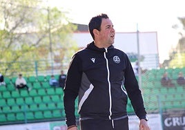 Miguel Ángel Ávila, con el Coria.