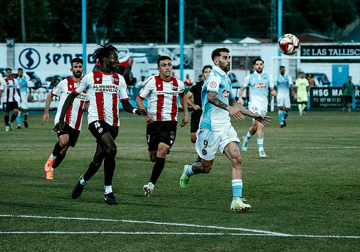 Mercadal en un partido con el Coria.