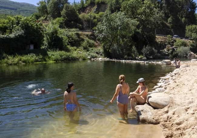 Piscina natural en Navaconcejo, este miércoles.