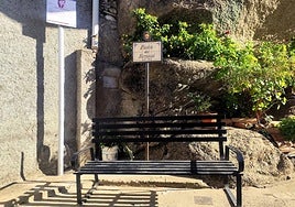 Banco mirador en la Piedra del Berrocal