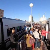 El tren regional exprés que une Cáceres con Madrid se detiene en Talavera por un calentamiento de motor