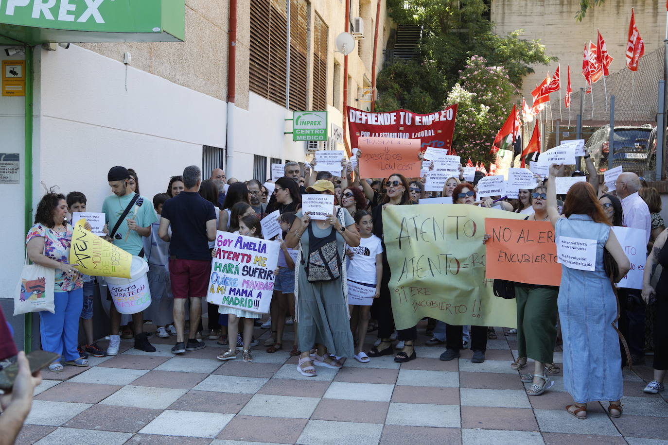 Los trabajadores de Catelsa y Atento se echan a la calle en Cáceres