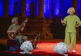 Rafael Álvarez el Brujo sobre el escenario del Teatro Romano.