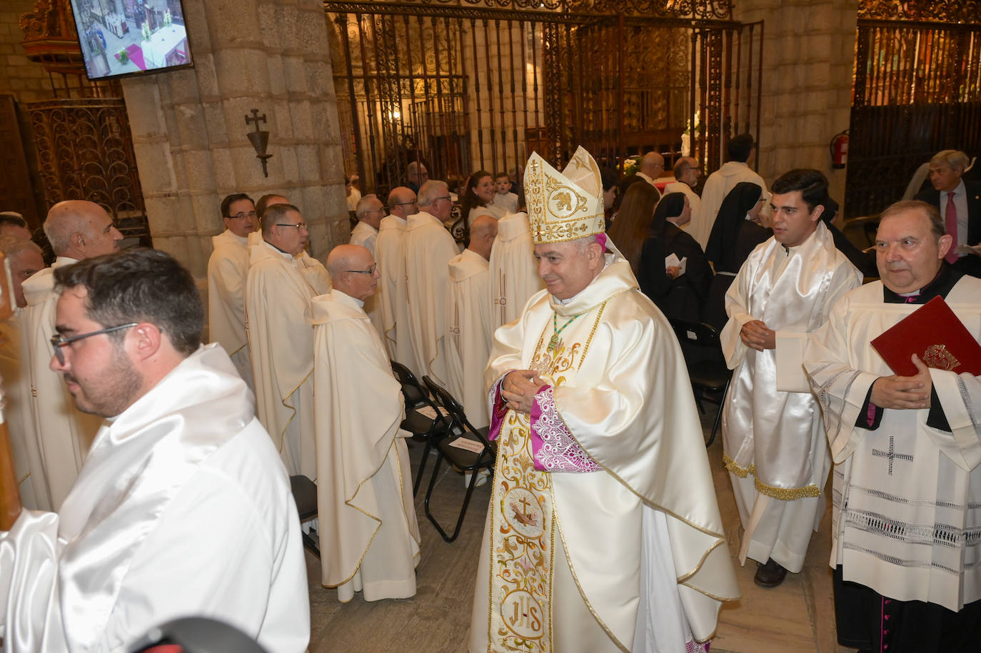 Fotos de la eucaristía celebrada por el nuevo arzobispo de Mérida-Badajoz, José Rodríguez Carballo