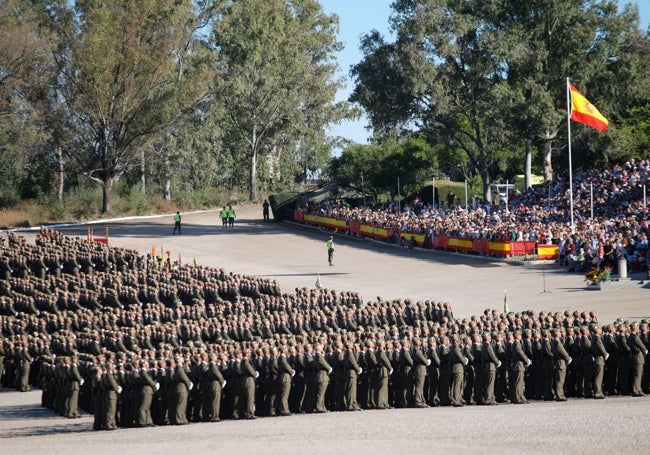 Un total de 1.376 alumnos han jurado bandera hoy en Cáceres.