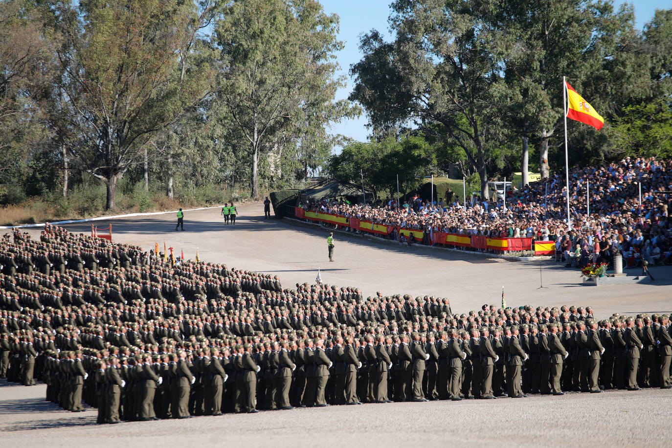 Las mejores imágenes de la jura de bandera en Cáceres (II)