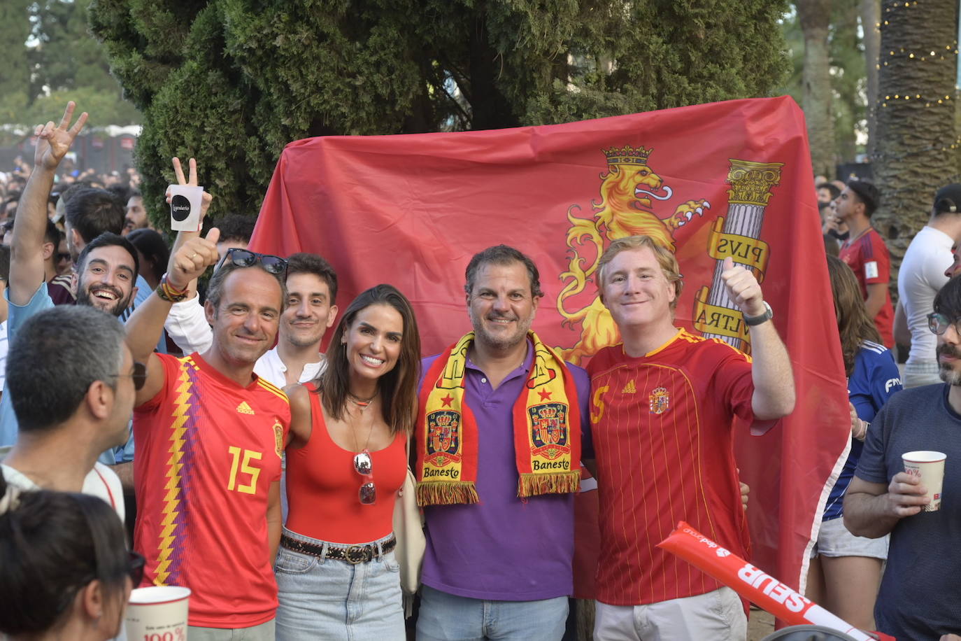 La Alcazaba de Badajoz repleta de público para disfrutar del partido.