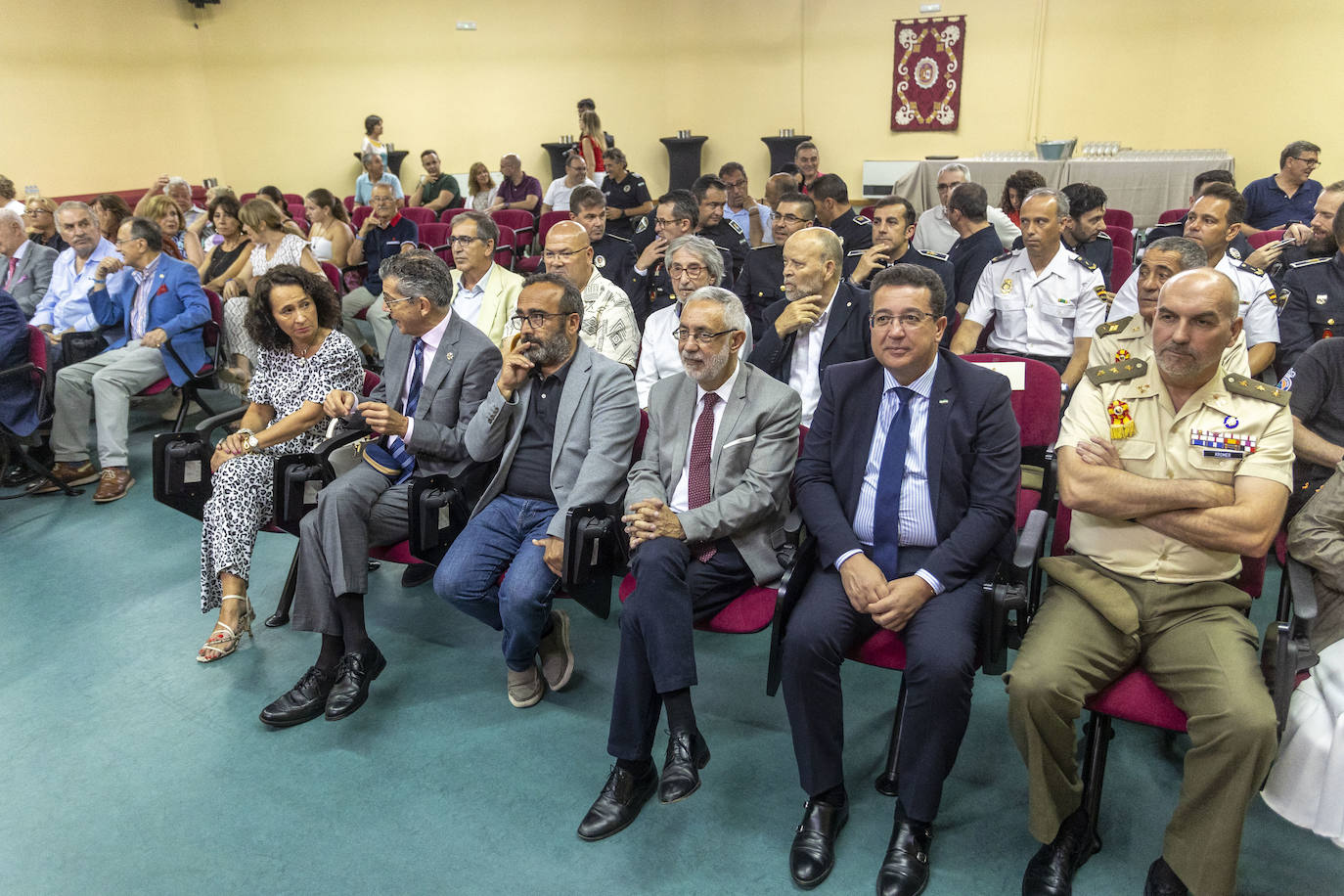 Así ha sido la entrega de distinciones a la Policía Local del Cáceres