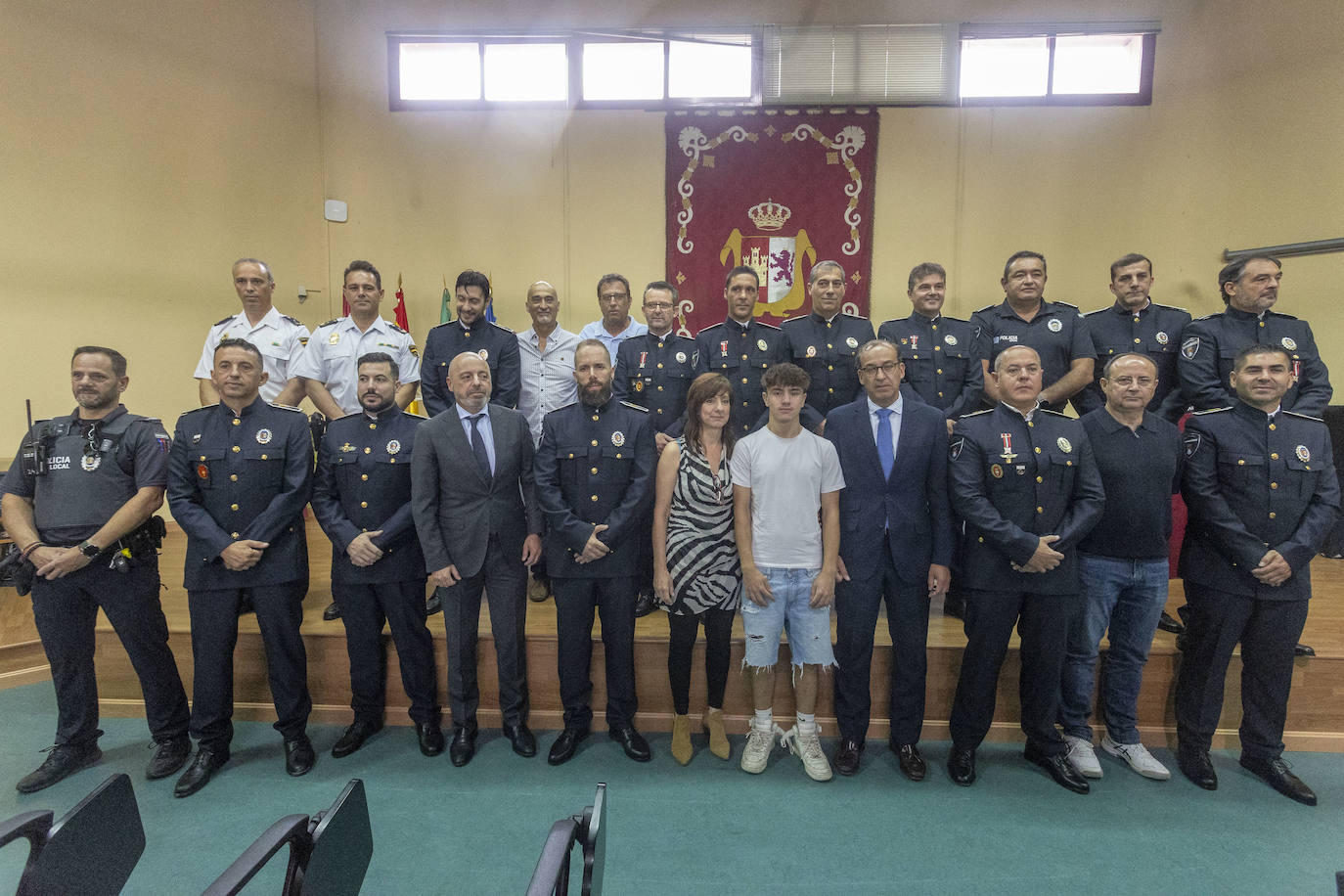 Así ha sido la entrega de distinciones a la Policía Local del Cáceres