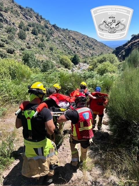 Así fue el rescate de la mujer herida en el Trabuquete, en Guijo de Santa Bárbara