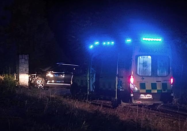 Hasta el lugar del accidente se desplazaron dos ambulancias.