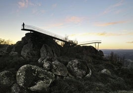 Vista al atardecer del Mirador del Castillo en Cabezabellosa.