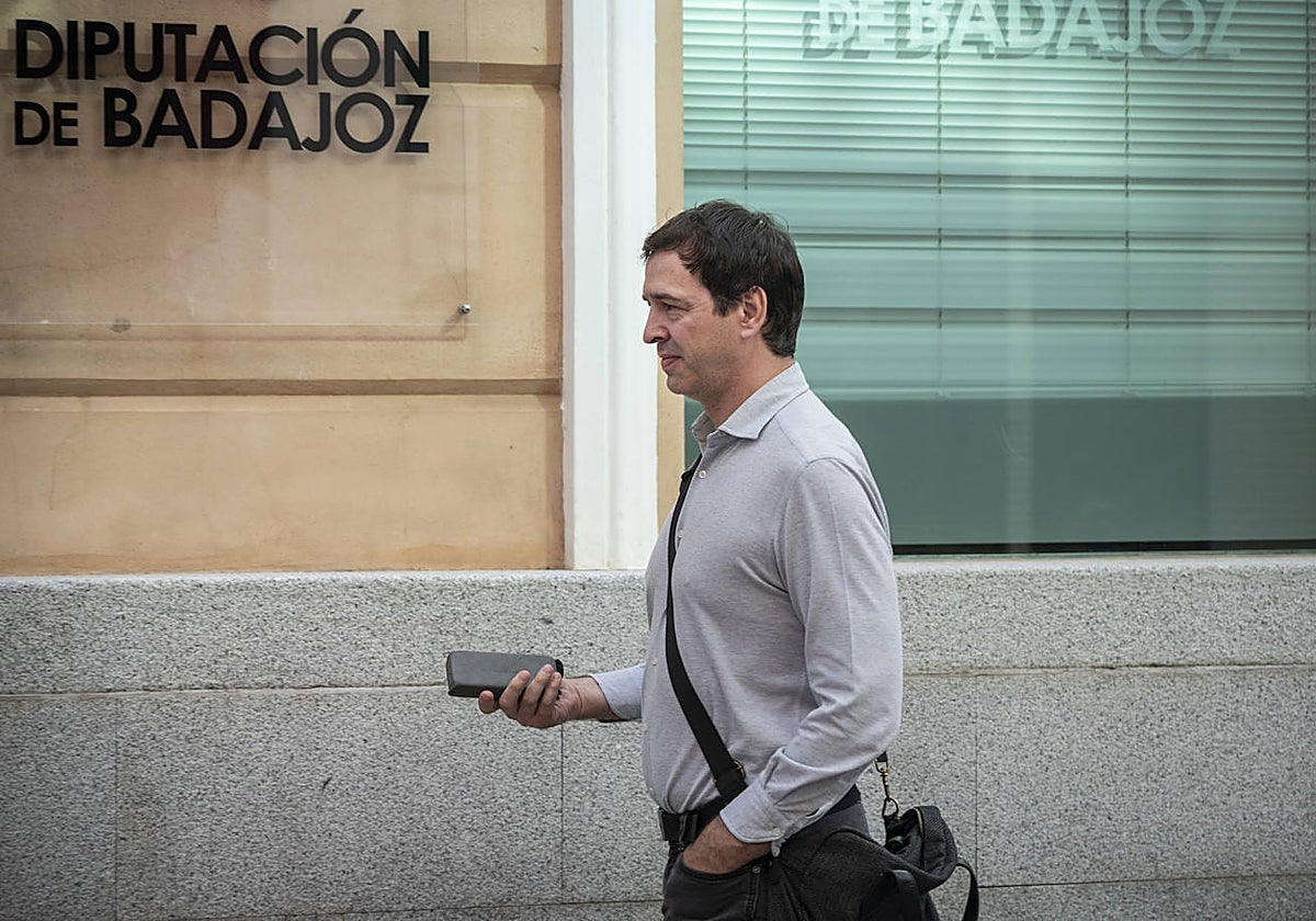 David Azagra llega a la Diputación de Badajoz el 10 de julio tras ser informado de la visita de la UCO.