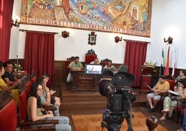 Pleno del Ayuntamiento de Alburquerque, con Manuel Gutiérrez (independiente) como alcalde.