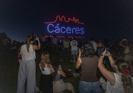 Los drones iluminan el cielo de Cáceres