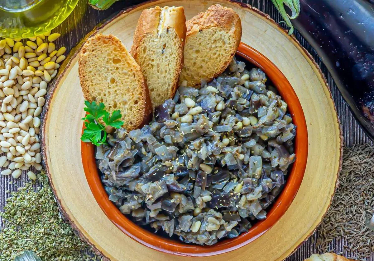 Acompañada de pan tostado o biscotes está deliciosa.