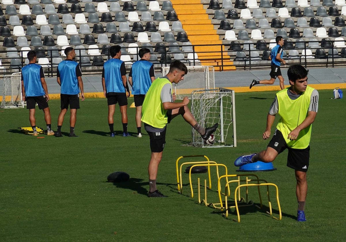 Los jugadores del Badajoz siguen con la planificación prevista para la pretemporada.