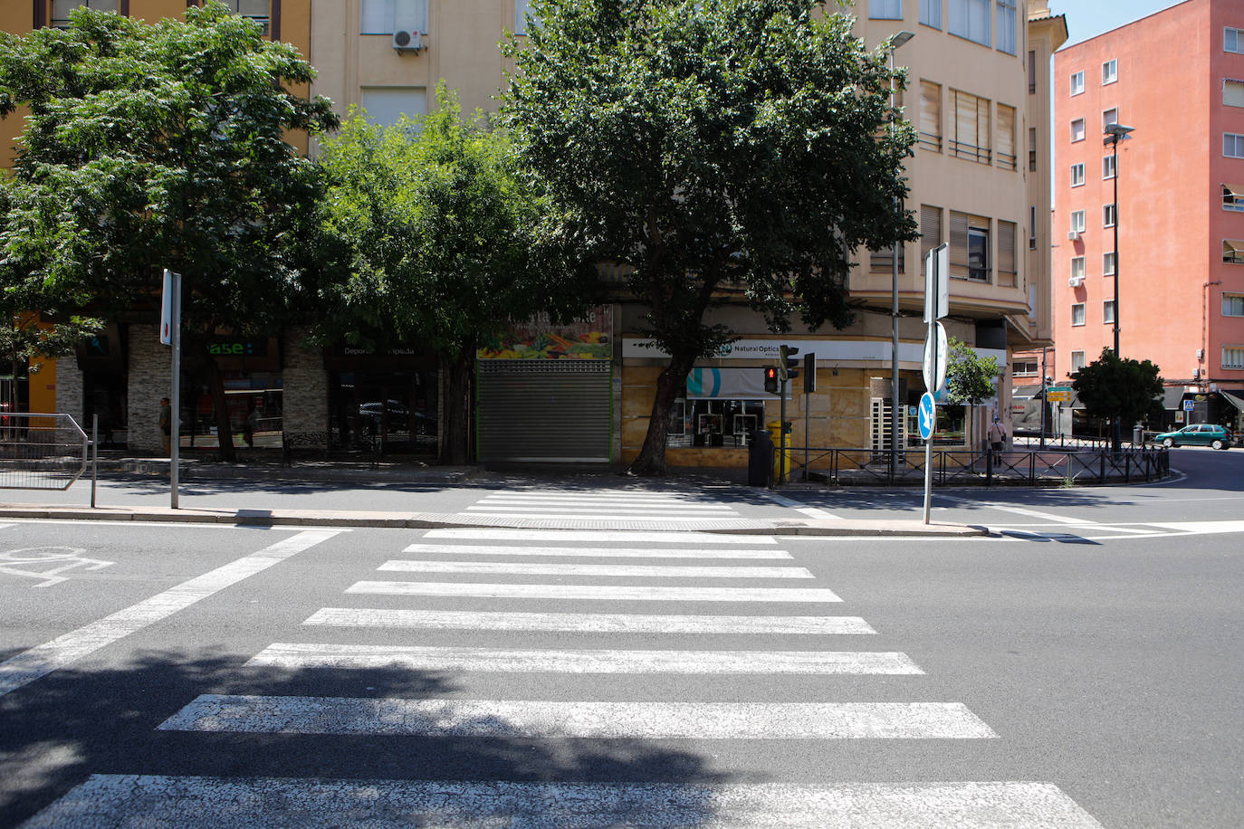 Calles vacías en Cáceres en la tarde de este martes.