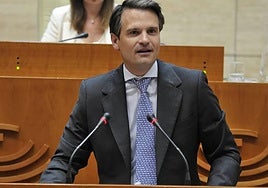 Abel Bautista durante una intervención en la Asamblea de Extremadura