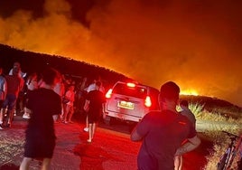 Imágenes del incendio de Puebla del Maestre.