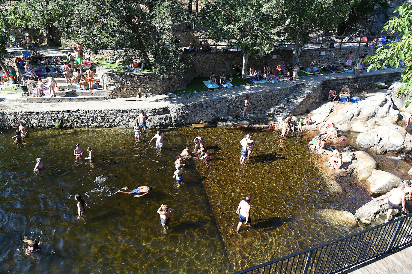 Piscina natural de Casas del Monte.