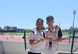 David García Zurita junto al técnico Luis Carretero.