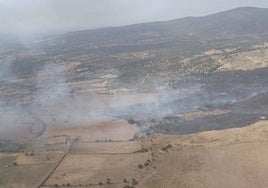 Superficie arrasada por las llamas cerca de Conquista de la Sierra.