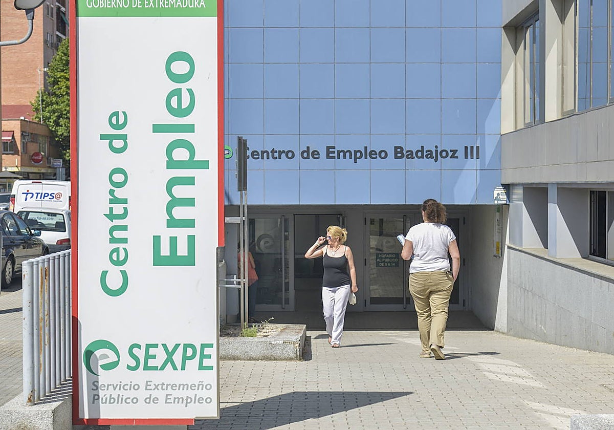 Uno de los centros de empleo de Badajoz se encuentra en la barriada de La Paz.
