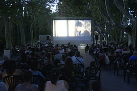 Cine de verano en el parque de la Legión.