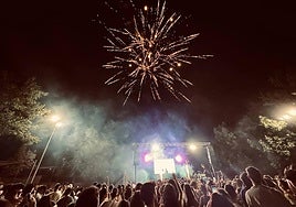 La fiesta posterior al concurso culinario de guarrito contó con fuegos artificiales en Monesterio
