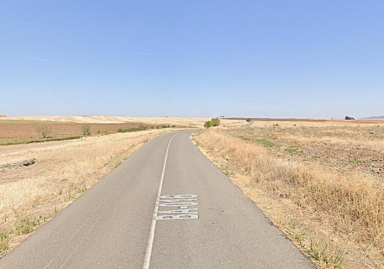 Imagen de la carretera BA-016, entre Azuaga y Campillo de Llerena.