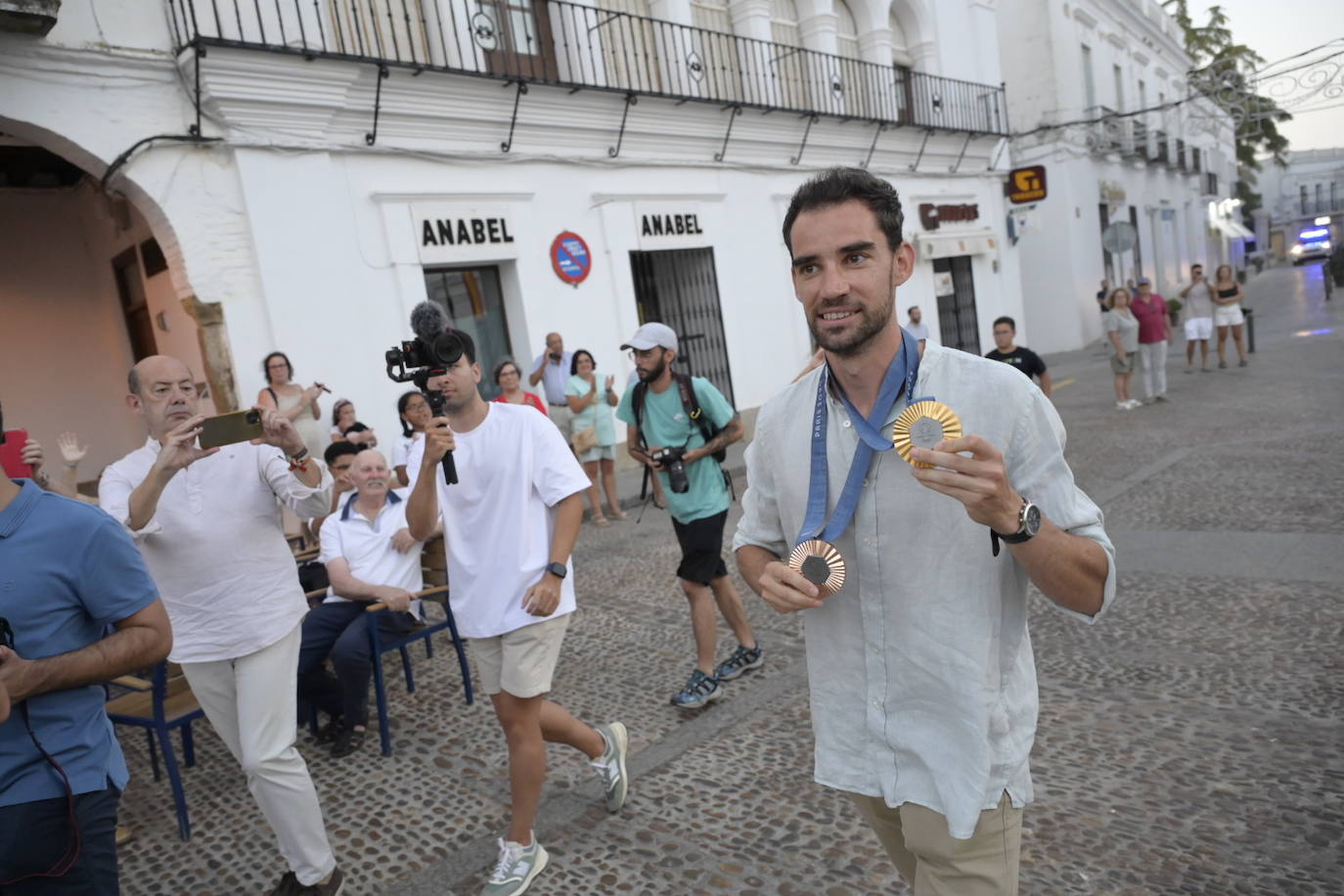 Fotos | Así ha recibido Llerena al doble medallista olímpico Álvaro Martín