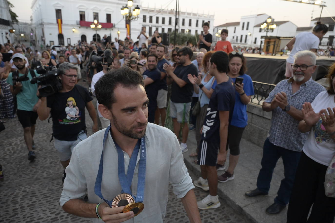 Fotos | Así ha recibido Llerena al doble medallista olímpico Álvaro Martín