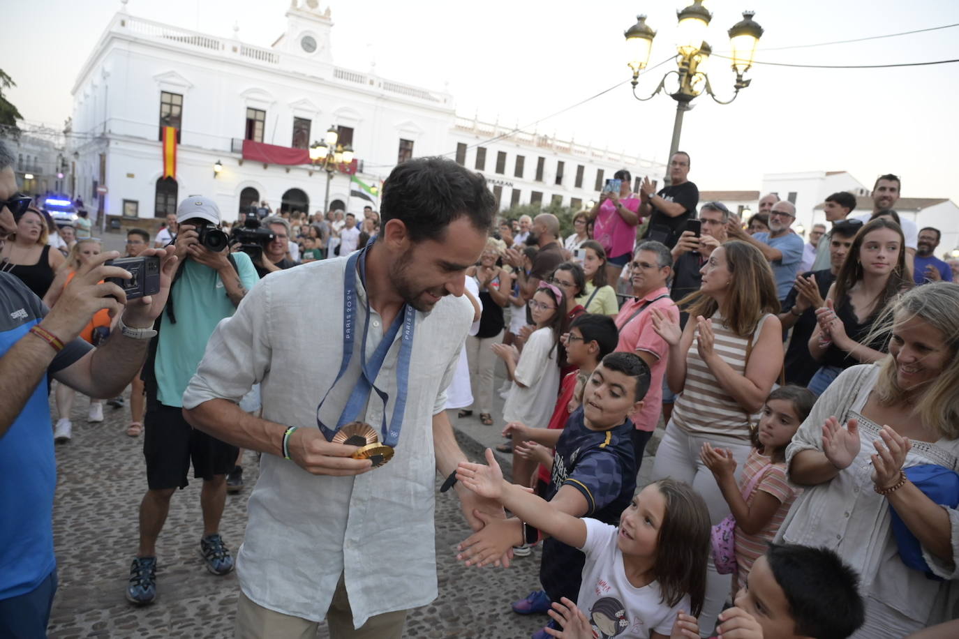 Fotos | Así ha recibido Llerena al doble medallista olímpico Álvaro Martín