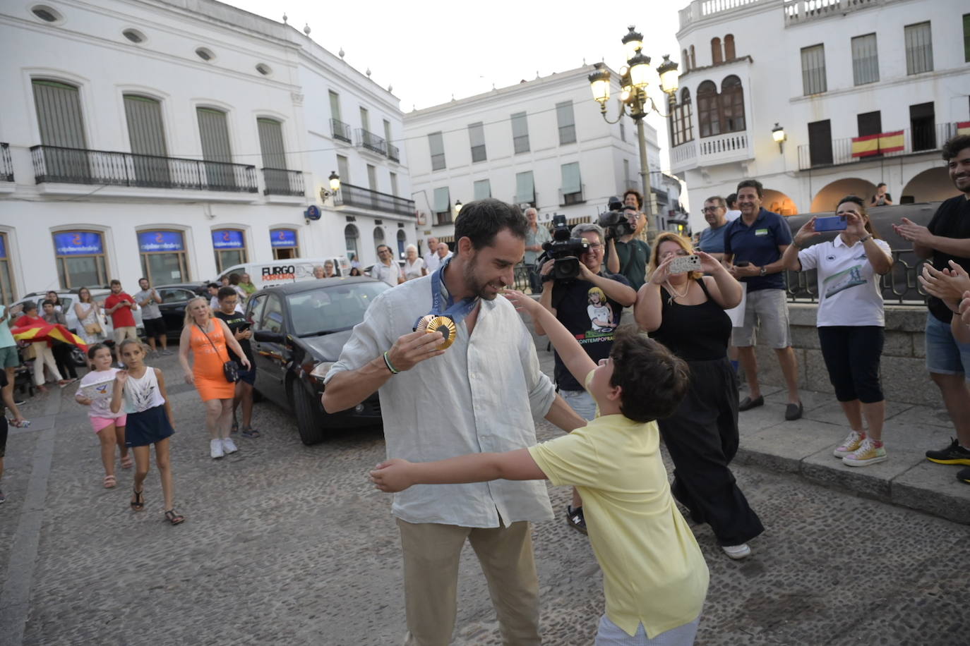 Fotos | Así ha recibido Llerena al doble medallista olímpico Álvaro Martín