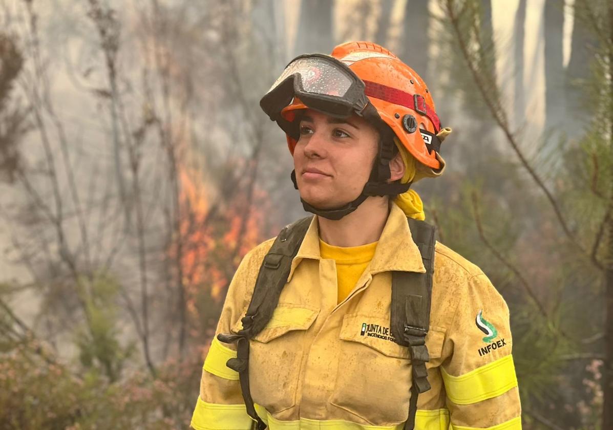 Tamara Morato en uno de los incendios en que ha sofocado