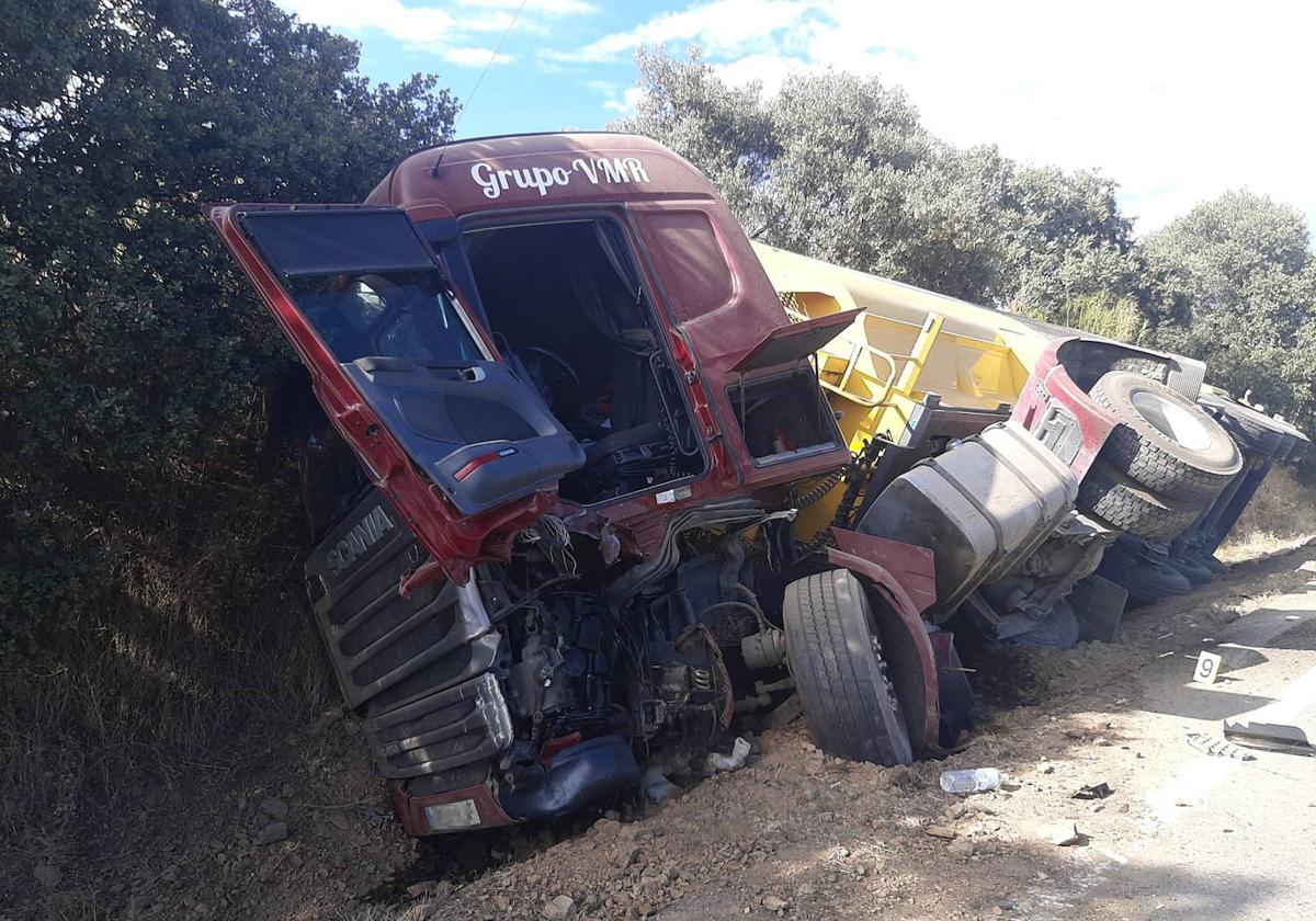 Estado en el que ha quedado el camión implicado en el accidente.