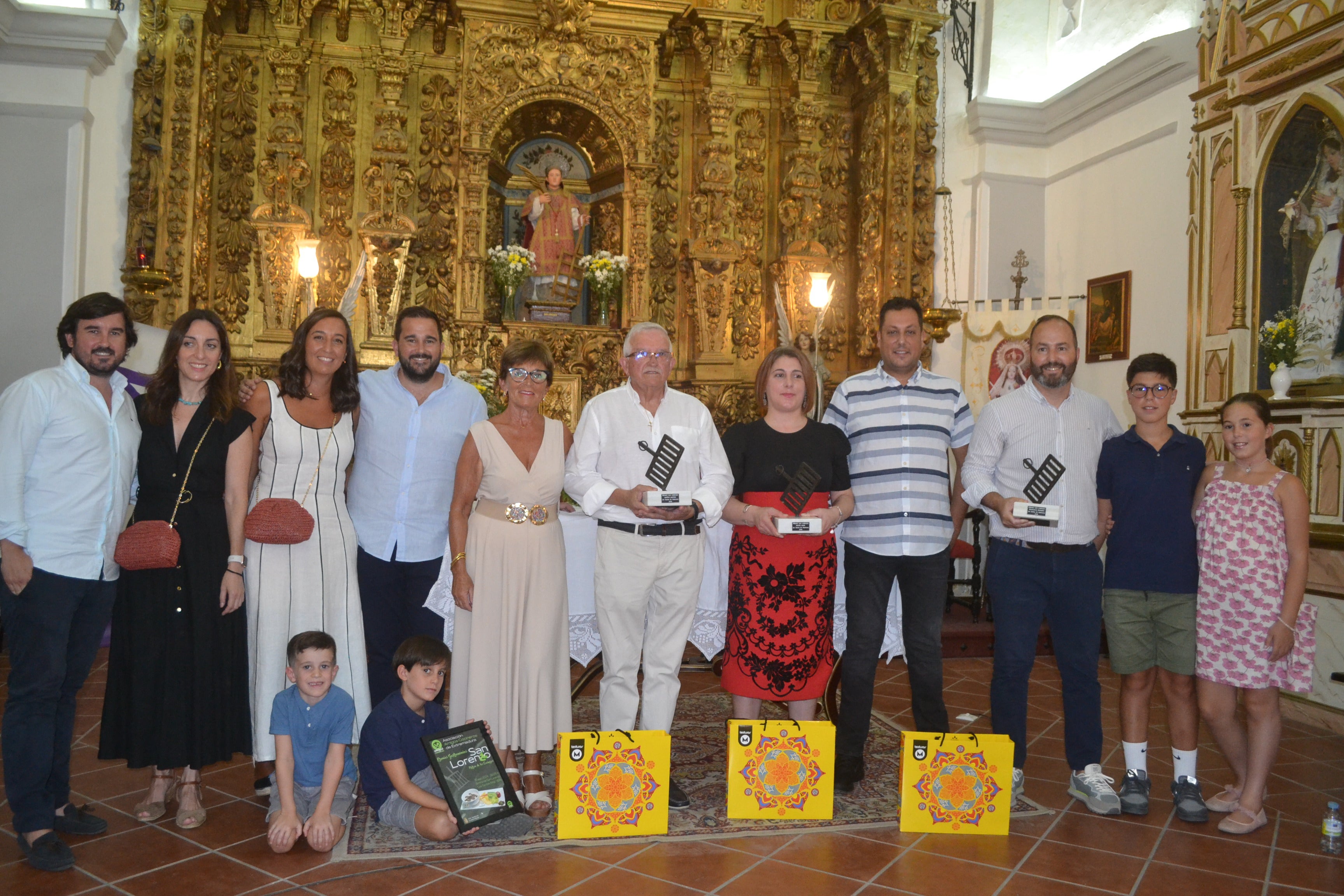 Premiados en la ermita de San Lorenzo.