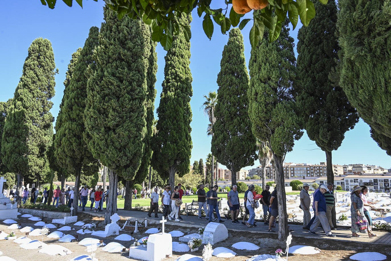 Acto en el cementerio viejo a las víctimas de matanza de Badajoz
