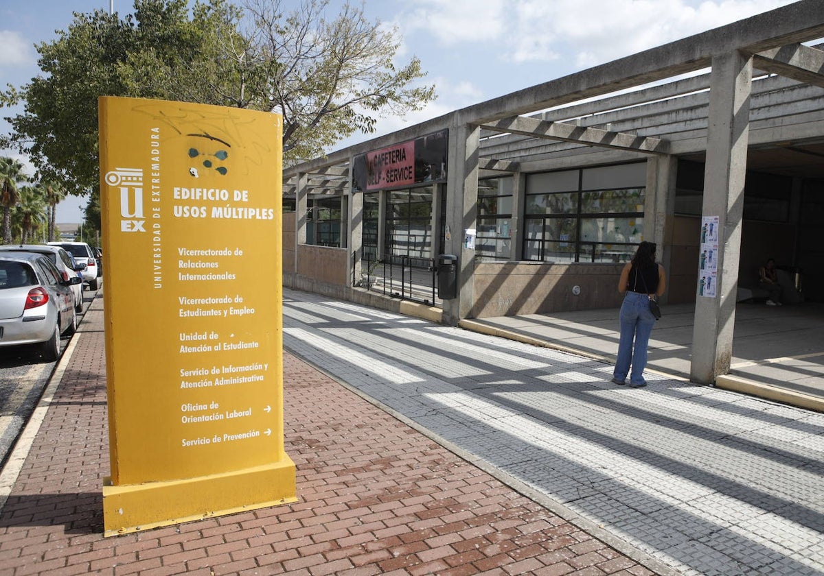 La Universidad de Extremadura acaba de cumplir 50 años.