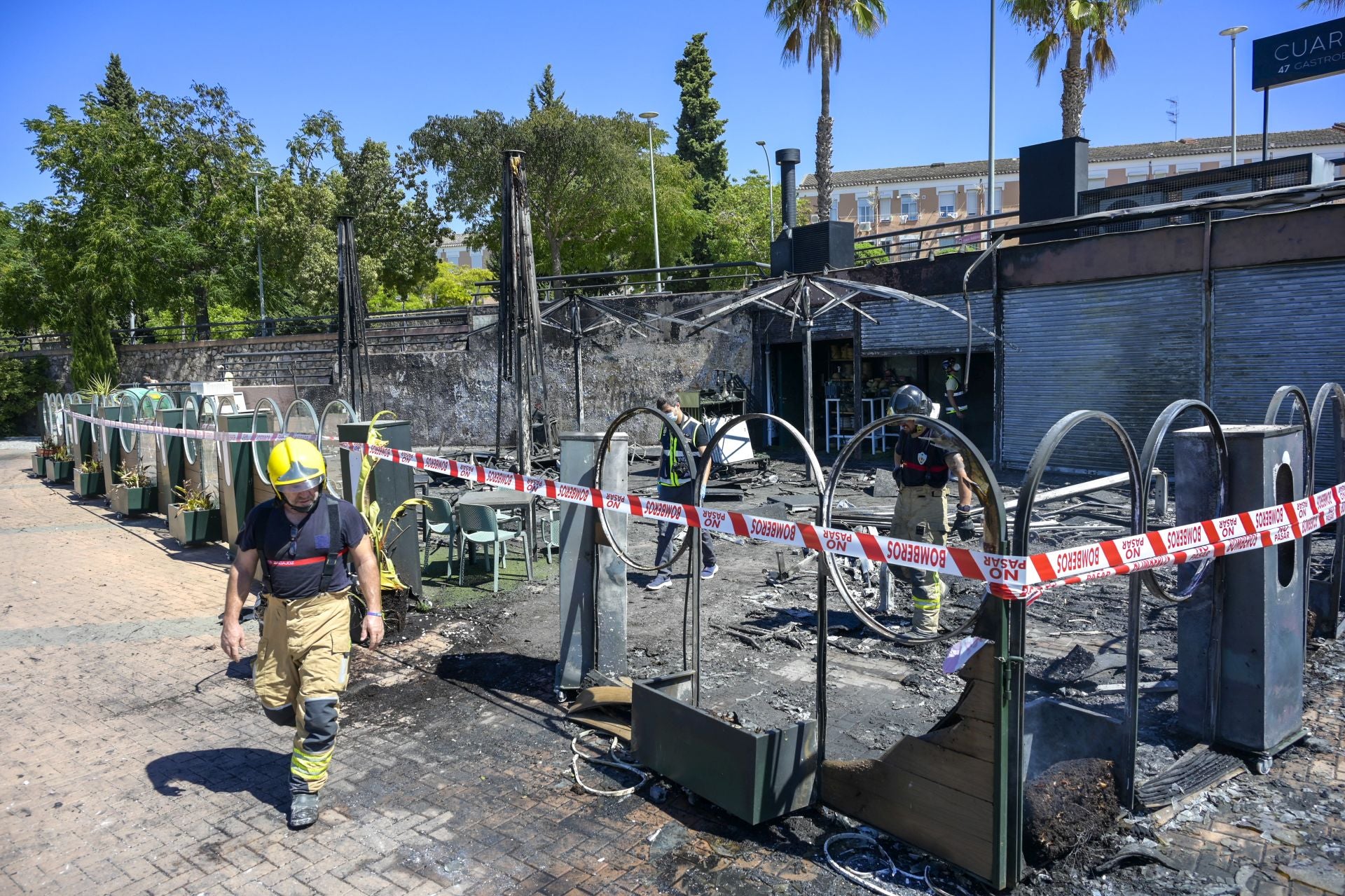 Fotos | Así ha quedado la terraza del bar del río Guadiana en Badajoz