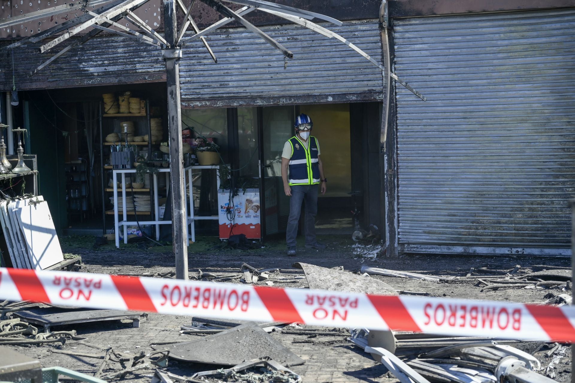 Fotos | Así ha quedado la terraza del bar del río Guadiana en Badajoz