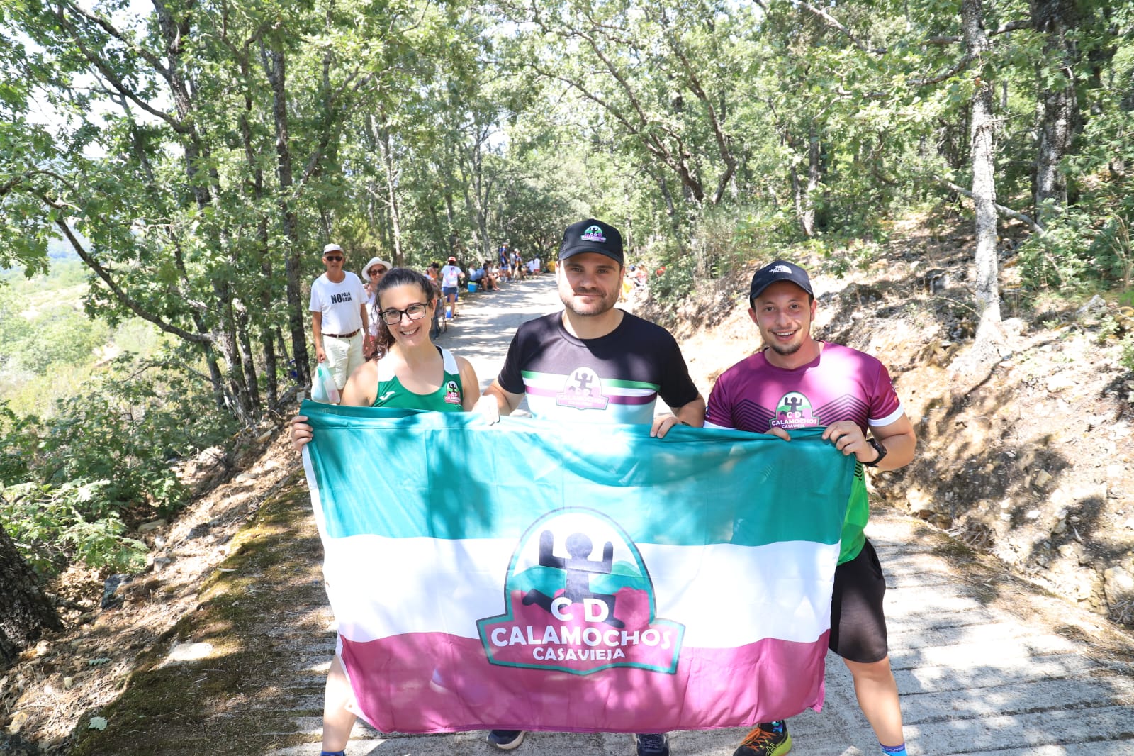 Fiesta de aficionados a la bici en el Pico Villuercas