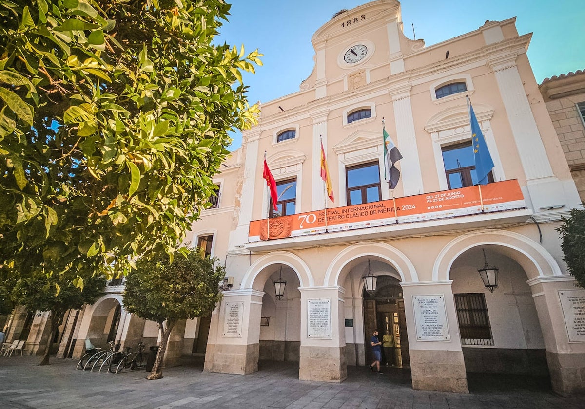 Exterior de la Casa Consistorial emeritense.