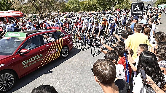 Plasencia se vuelca en la salida de la 4ª etapa de la Vuelta Ciclista a España