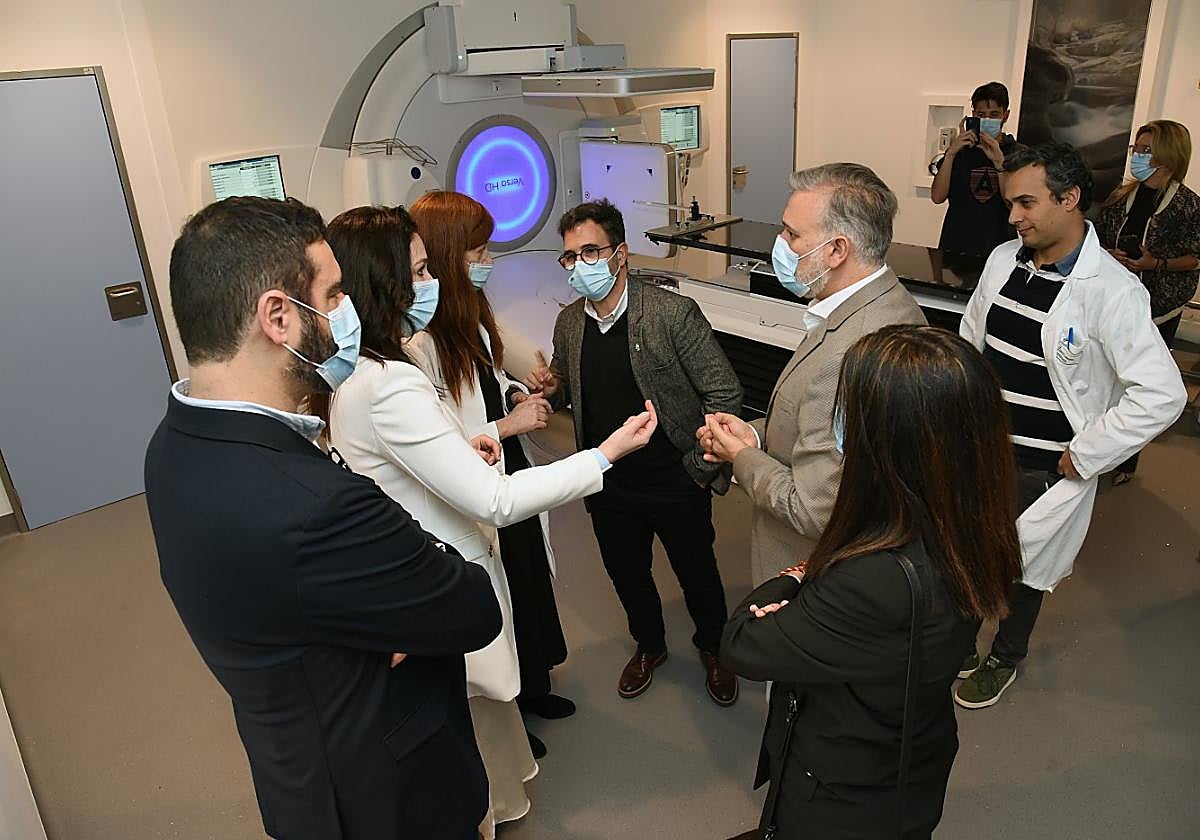 La consejera Sara García Espada, en su última visita oficial al Hospital Virgen del Puerto.