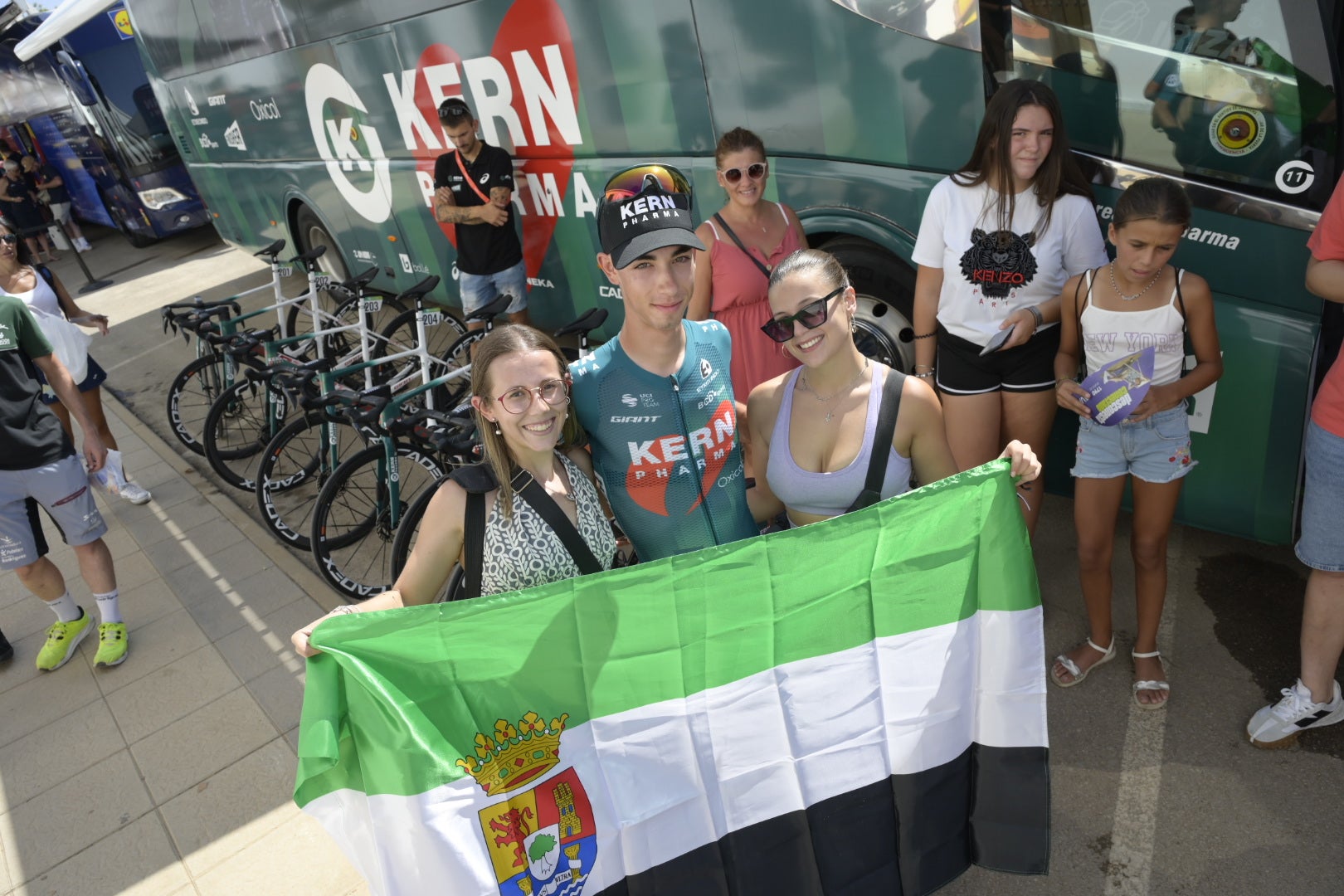 La Vuelta se despide de Extremadura, en imágenes