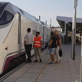 Un baño atascado obliga a los pasajeros a cambiar de tren en Mérida